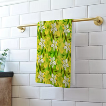 Load image into Gallery viewer, Golden Daisies - Green pattern: Small towel for face and hands - 16&#39;&#39; x 24&#39;&#39; - 40cm x 60cm - Free standard shipping
