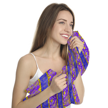 Load image into Gallery viewer, Golden Daisies - Purple pattern : Small towel for face and hands - 16&#39;&#39; x 24&#39;&#39; - 40cm x 60cm - Free standard shipping
