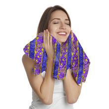 Load image into Gallery viewer, Golden Daisies - Purple pattern : Small towel for face and hands - 16&#39;&#39; x 24&#39;&#39; - 40cm x 60cm - Free standard shipping
