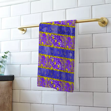 Load image into Gallery viewer, Golden Daisies - Purple pattern : Small towel for face and hands - 16&#39;&#39; x 24&#39;&#39; - 40cm x 60cm - Free standard shipping
