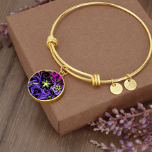 Load image into Gallery viewer, Glowing Flowers : Round Charm, Gold or Silver Plated, with strong chain necklace   - In luxury packaging - Free standard shipping
