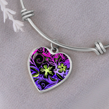 Load image into Gallery viewer, Glowing Flowers : Heart charm Bracelet, Gold or Silver Plated  - In luxury packaging - Free standard shipping
