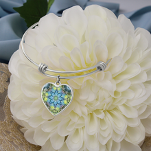 Load image into Gallery viewer, heart1-green Magic Stardust : Heart charm Bracelet, Gold or Silver Plated  - In luxury packaging - Free standard shipping
