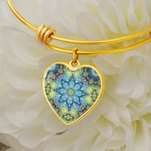 Load image into Gallery viewer, heart1-green Magic Stardust : Heart charm Bracelet, Gold or Silver Plated  - In luxury packaging - Free standard shipping

