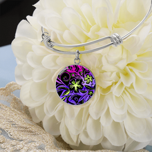 Load image into Gallery viewer, Glowing Flowers : Round Charm, Gold or Silver Plated, with strong chain necklace   - In luxury packaging - Free standard shipping

