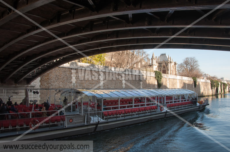 River boat in Paris 212017-425-363