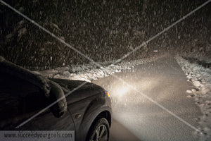 Car - in the snow - 312017-161-158
